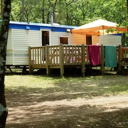 Glamping Zecamping 3 étoiles Animaux Acceptés Tennis Piscine Et Soirées Animées Pézuls